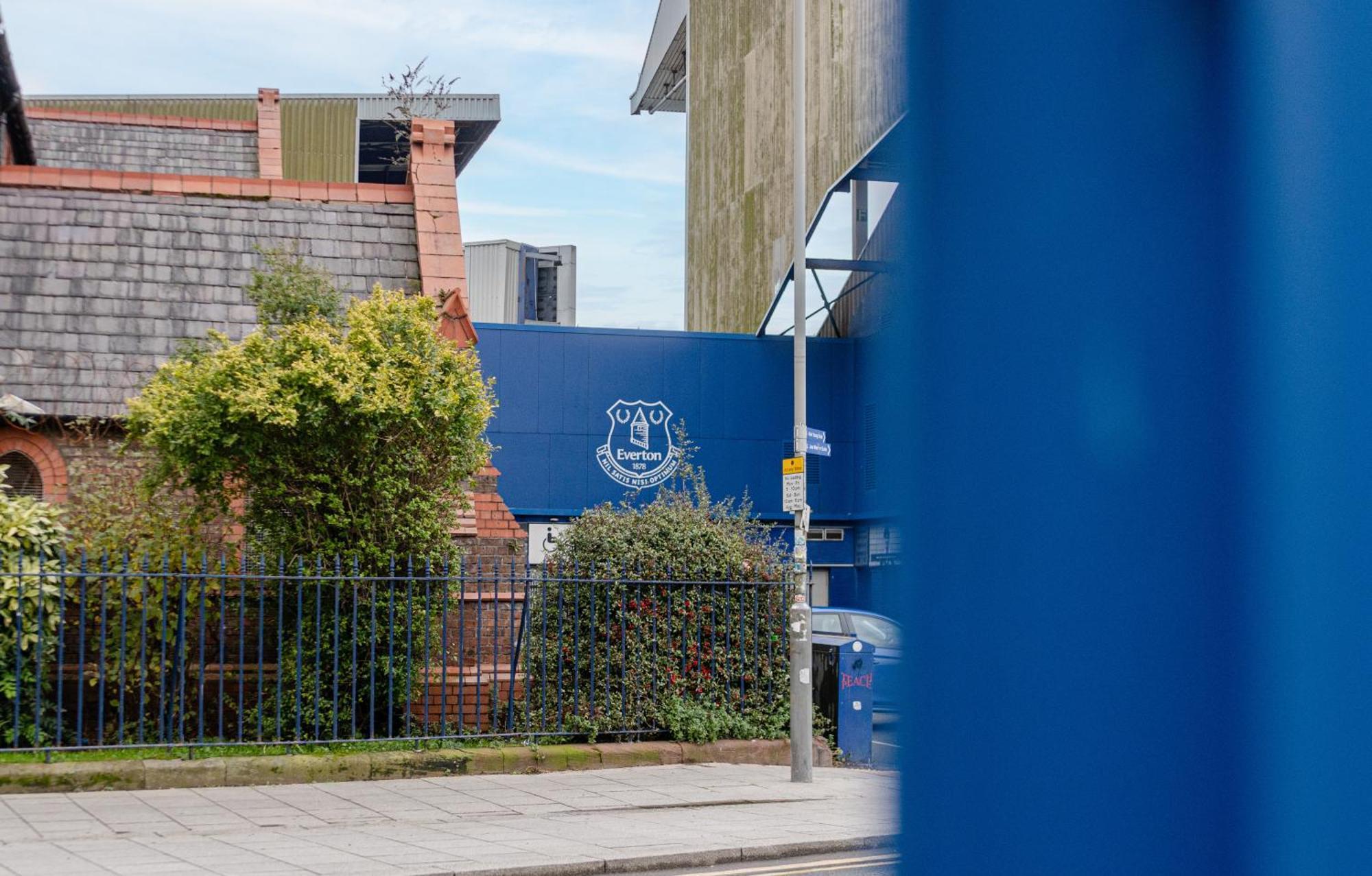 The Shamrock Stadium Side Retreat - Spacious House - Free Parking * Liverpool